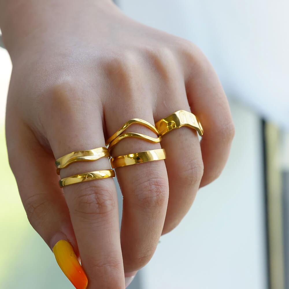 Leiannora | Love Ring 18K Gold Aurevea Atelier