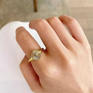 Rizavelle | Sunburst Ring 18K Gold Aurevea Atelier