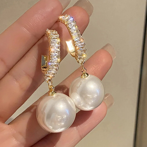 Elegant Earrings with Pearls and Zirconia Aurevea Atelier
