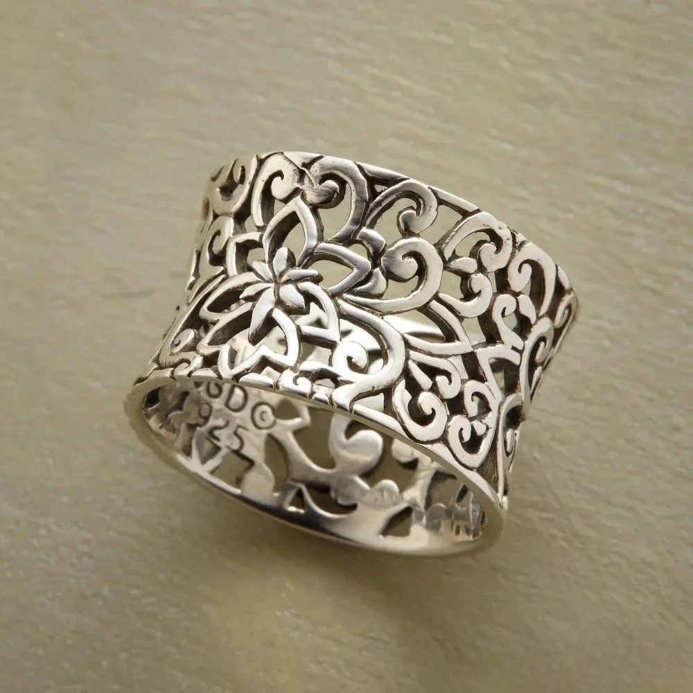 Antique Hollow Ring Aurevea Atelier