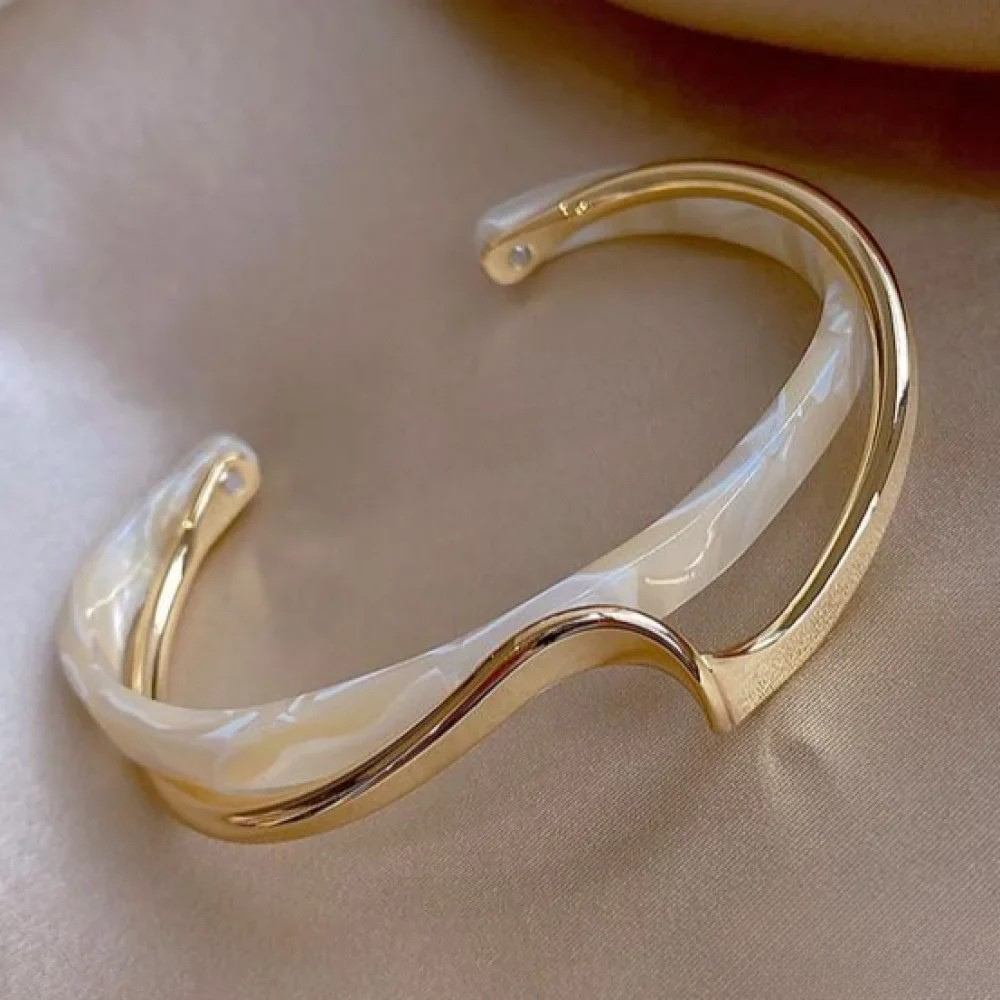 Elegant Golden Bracelet with White Opal Aurevea Atelier